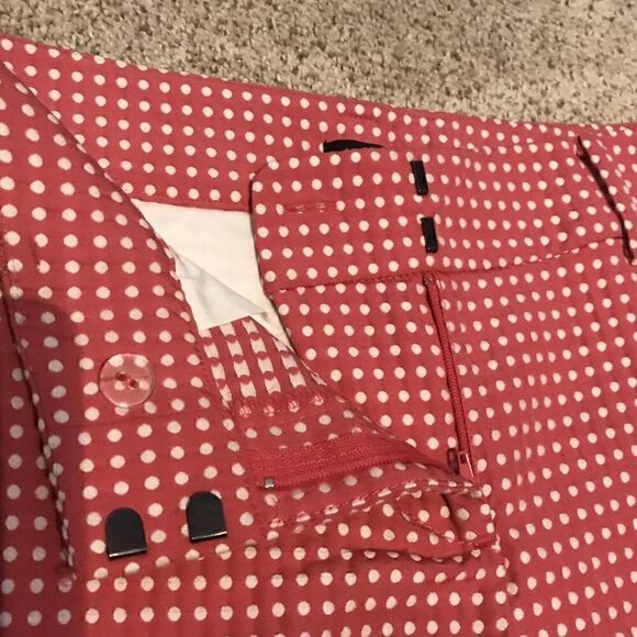 Ann Taylor Signature Polka Dot Pink & White Scalloped Shorts - 2 - Picture 4 of 6